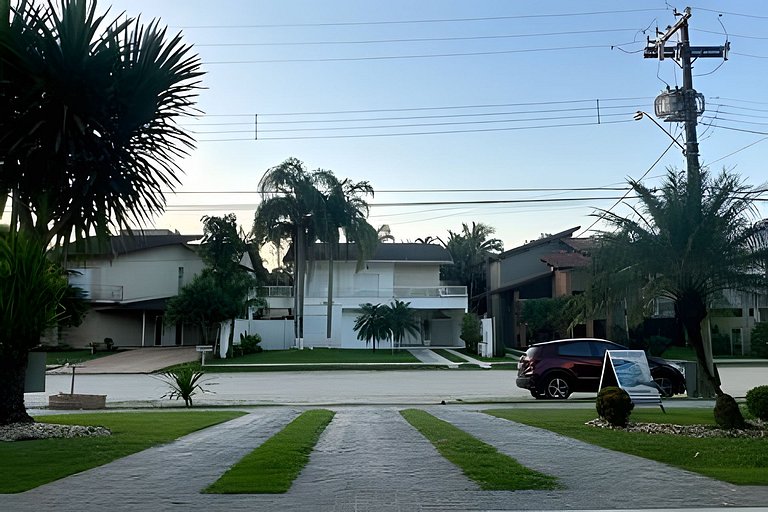 A Campeã da Riviera! Casa Térrea | 4 Quartos | Piscina Aquec