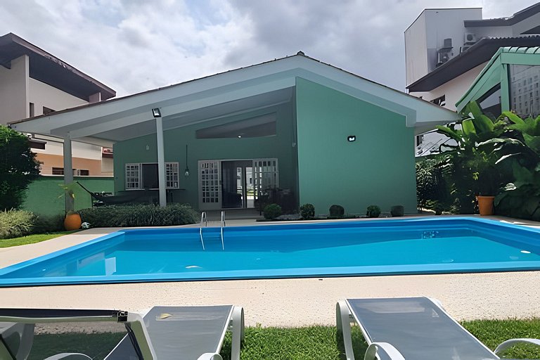 A Campeã da Riviera! Casa Térrea | 4 Quartos | Piscina Aquec