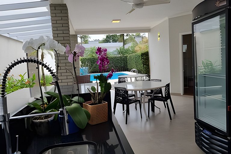 Casa de Alto Padrão | 6 Quartos @aluguel.riviera