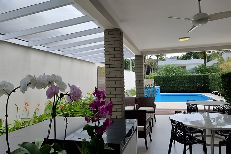 Casa de Alto Padrão | 6 Quartos @aluguel.riviera