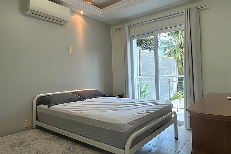 Tranquila e Espaçosa Casa na Riviera | 4 Suítes
