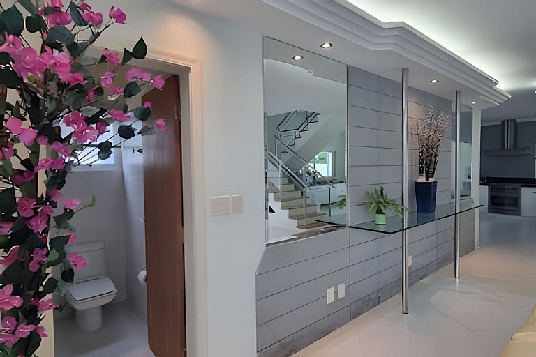 Tranquila e Espaçosa Casa na Riviera | 4 Suítes