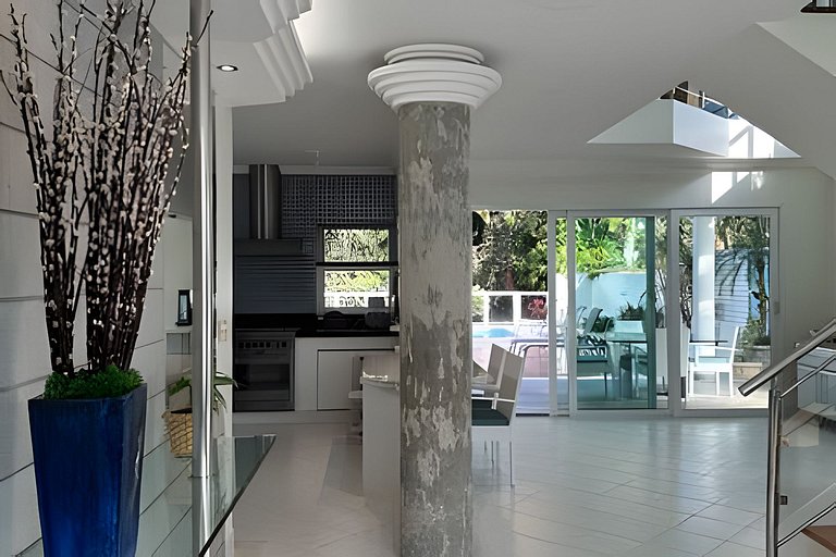 Tranquila e Espaçosa Casa na Riviera | 4 Suítes