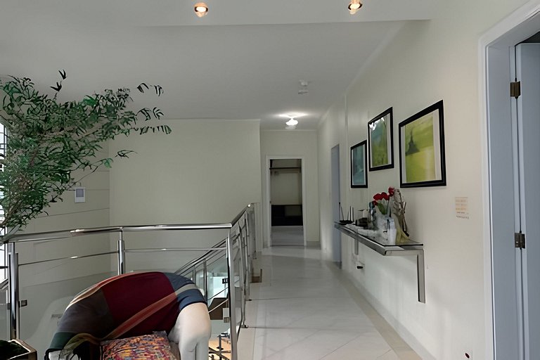 Tranquila e Espaçosa Casa na Riviera | 4 Suítes