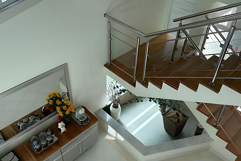 Tranquila e Espaçosa Casa na Riviera | 4 Suítes