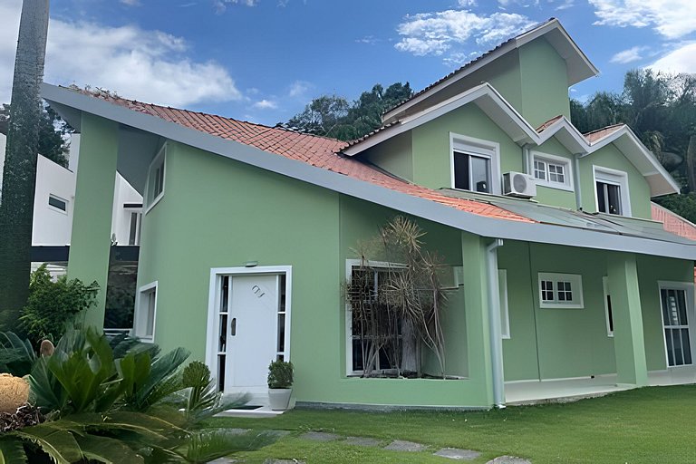 Linda Casa de 5 Quartos na Riviera - Mod 22