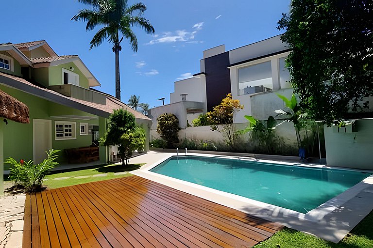 Linda Casa de 5 Quartos na Riviera - Mod 22