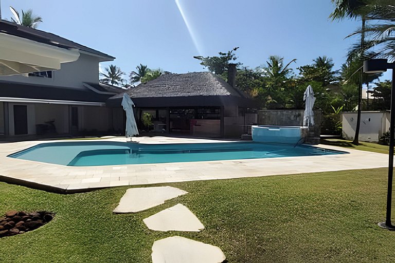 Magnífica Mansão | 10 Suítes | Próxima à Praia