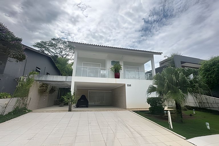 Ampla Casa - 5 Suítes na Riviera