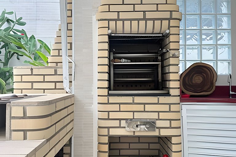 Ampla Casa - 5 Suítes na Riviera