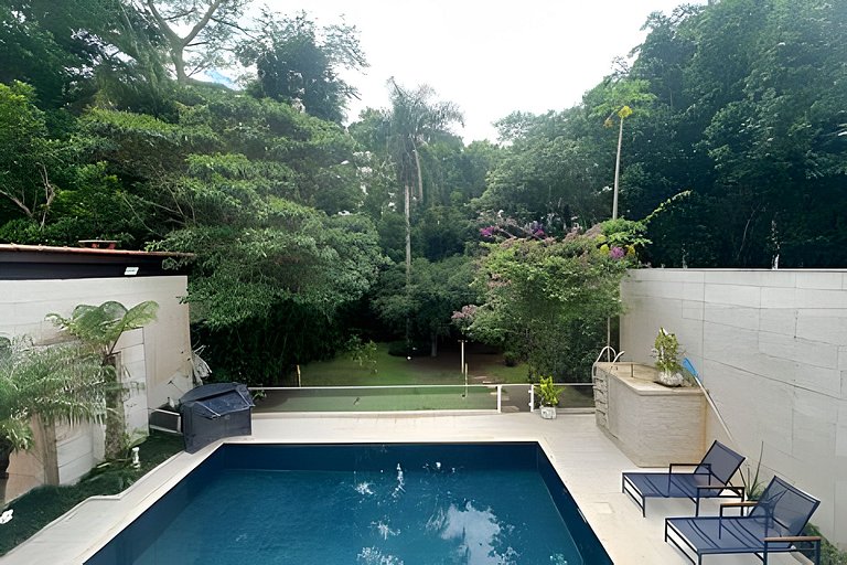 Ampla Casa - 5 Suítes na Riviera