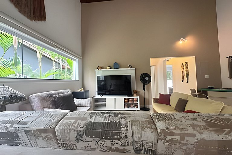 Ampla Casa - 5 Suítes na Riviera