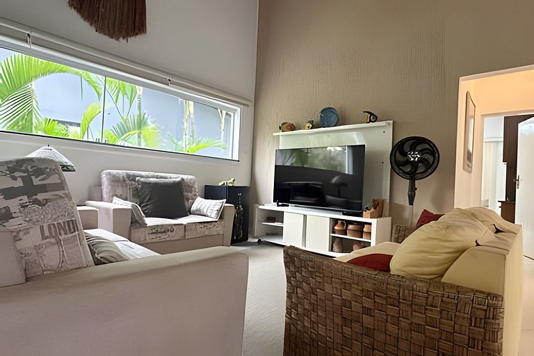 Ampla Casa - 5 Suítes na Riviera