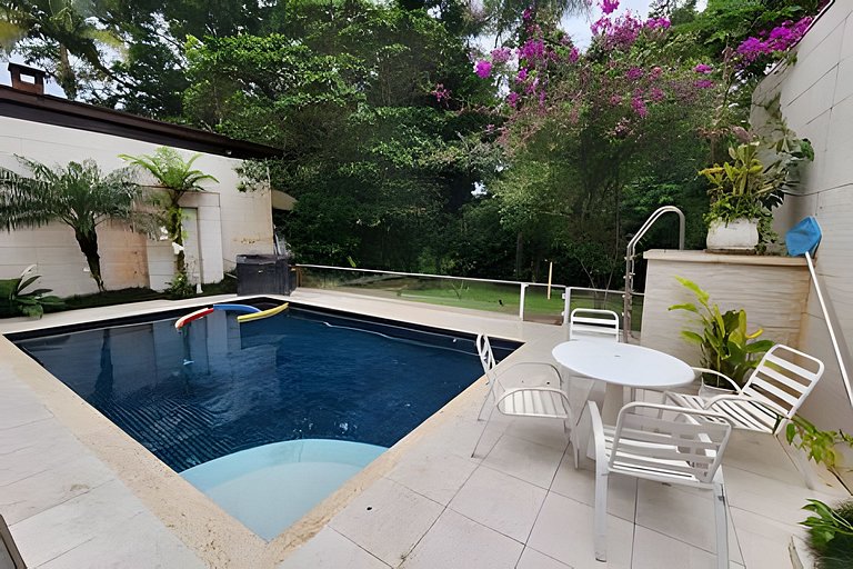 Ampla Casa - 5 Suítes na Riviera