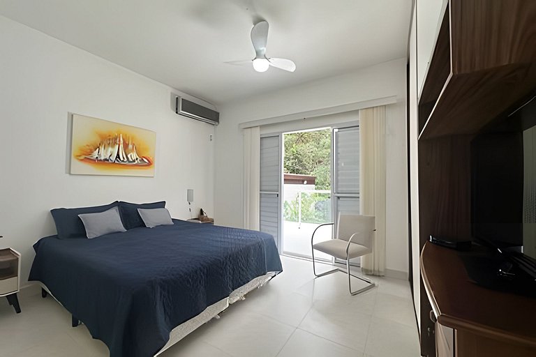 Ampla Casa - 5 Suítes na Riviera