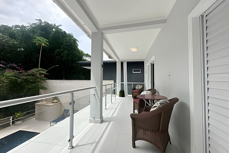 Ampla Casa - 5 Suítes na Riviera