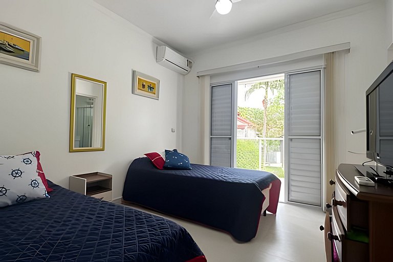 Ampla Casa - 5 Suítes na Riviera