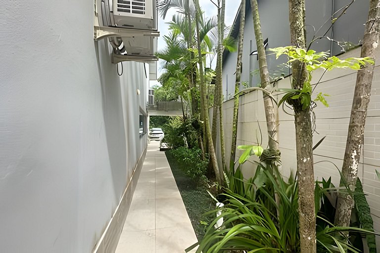 Ampla Casa - 5 Suítes na Riviera