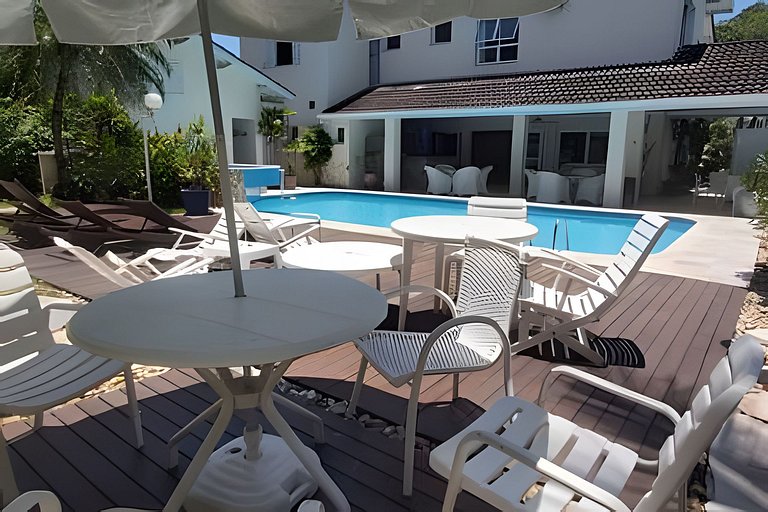 Alto Padrão na Riviera | 7 Quartos | Mód 19