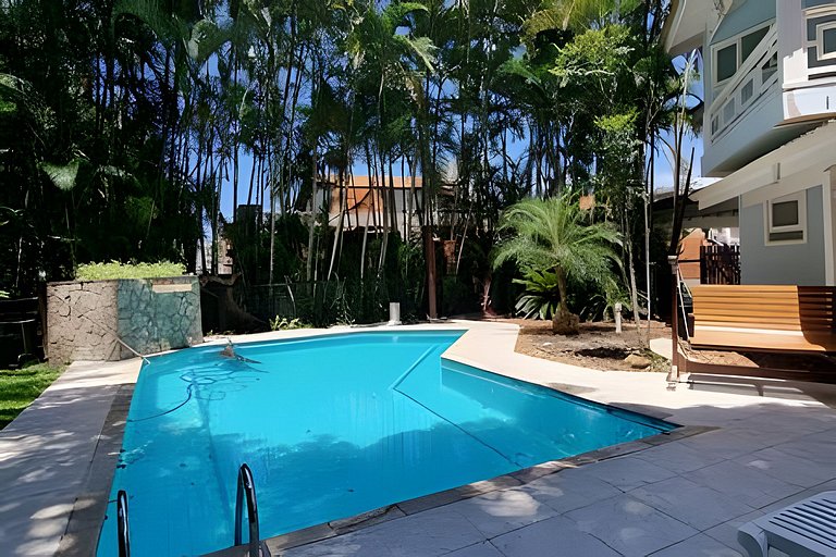 Piscina Aquecida - Casa  de 5 Suítes na Riviera