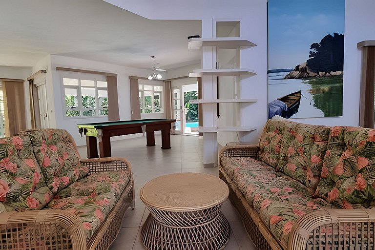 Piscina Aquecida - Casa  de 5 Suítes na Riviera