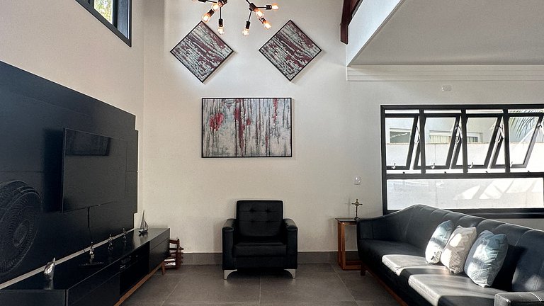 Ampla Casa de 5 Suítes | Módulo 28