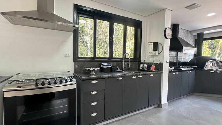 Ampla Casa de 5 Suítes | Módulo 28