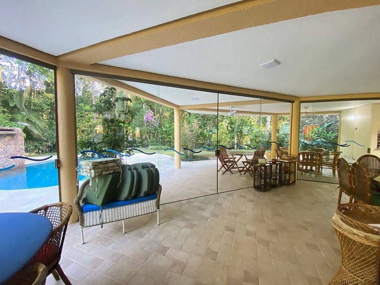 Belíssima Casa de 5 Suítes com Campo de Futebol | Módulo 20