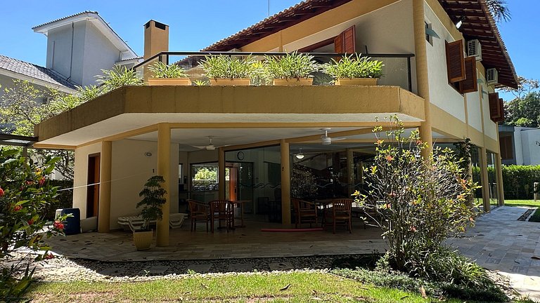 Belíssima Casa de 5 Suítes com Campo de Futebol | Módulo 20