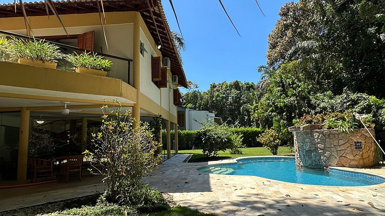 Belíssima Casa de 5 Suítes com Campo de Futebol | Módulo 20