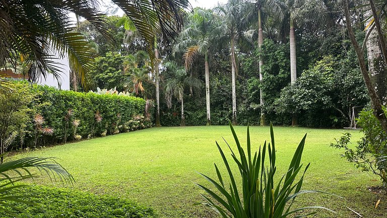 Belíssima Casa de 5 Suítes com Campo de Futebol | Módulo 20