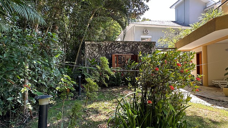 Belíssima Casa de 5 Suítes com Campo de Futebol | Módulo 20