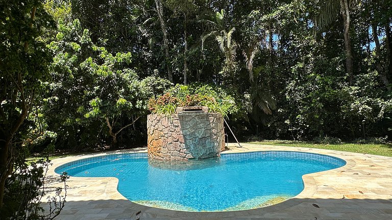 Belíssima Casa de 5 Suítes com Campo de Futebol | Módulo 20