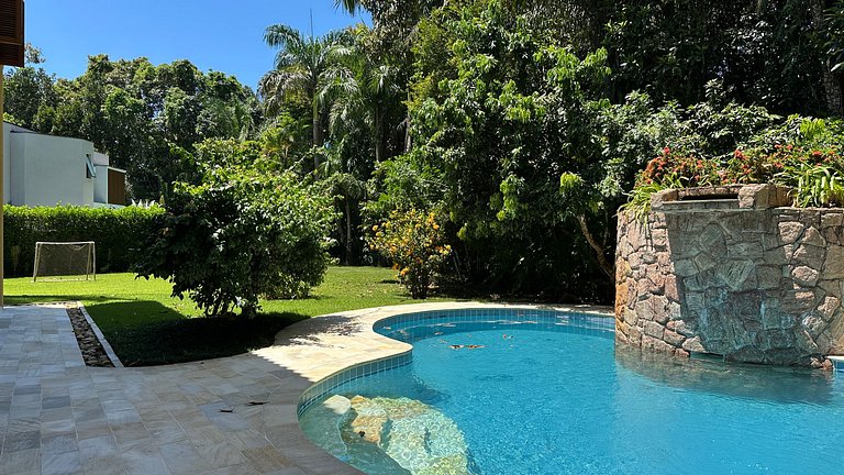 Belíssima Casa de 5 Suítes com Campo de Futebol | Módulo 20