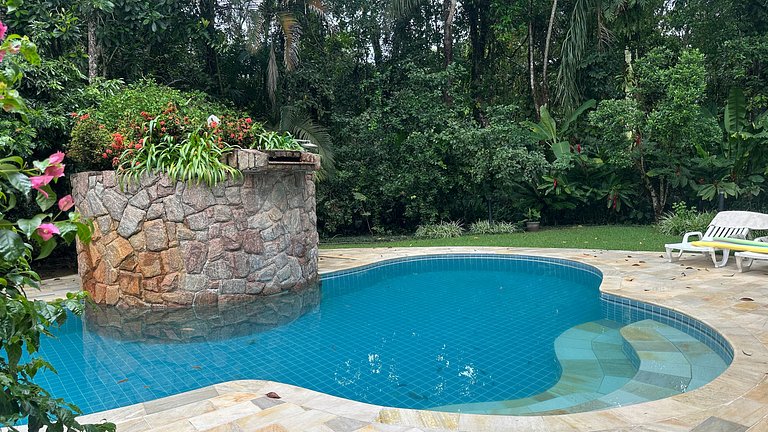 Belíssima Casa de 5 Suítes com Campo de Futebol | Módulo 20