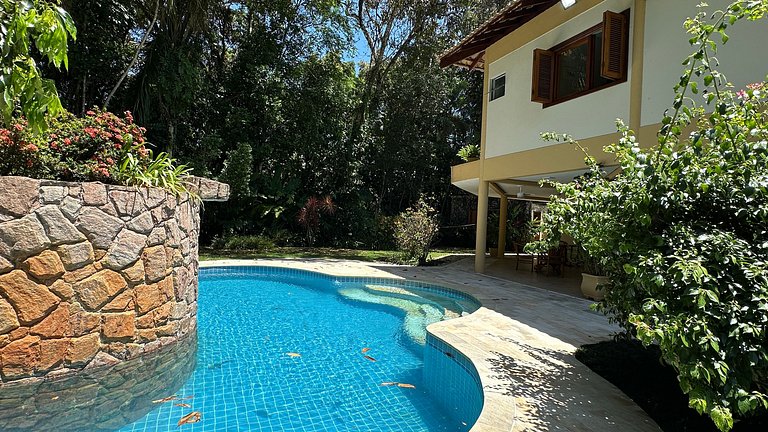 Belíssima Casa de 5 Suítes com Campo de Futebol | Módulo 20