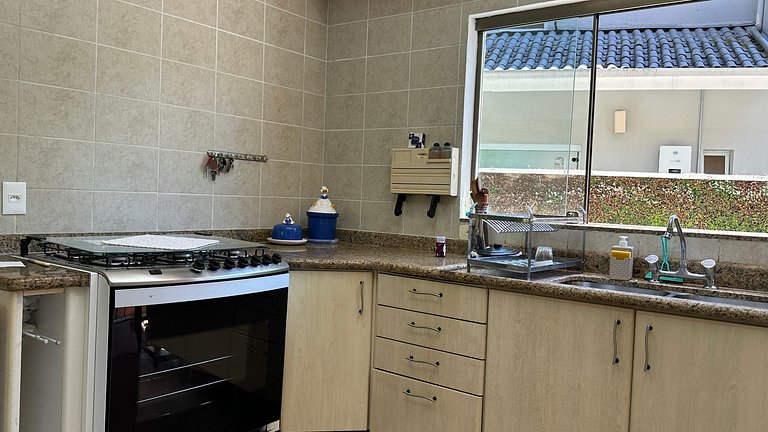 Belíssima Casa de 5 Suítes com Campo de Futebol | Módulo 20