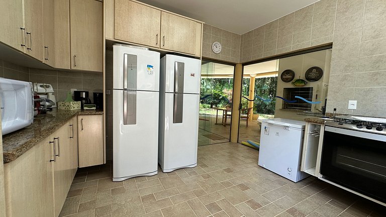 Belíssima Casa de 5 Suítes com Campo de Futebol | Módulo 20