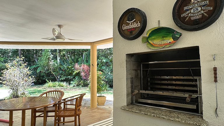 Belíssima Casa de 5 Suítes com Campo de Futebol | Módulo 20