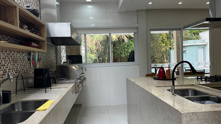 Casa de Alto Padrão | 6 Suítes | Módulo 4