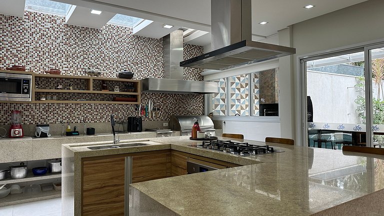 Casa de Alto Padrão | 6 Suítes | Módulo 04