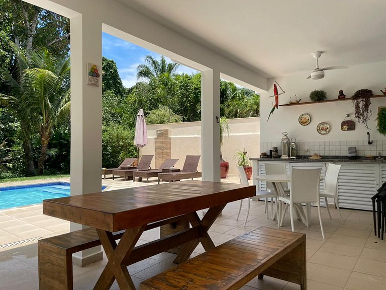 Linda Casa Térrea na Riviera | 4 Suítes | Mód. 21