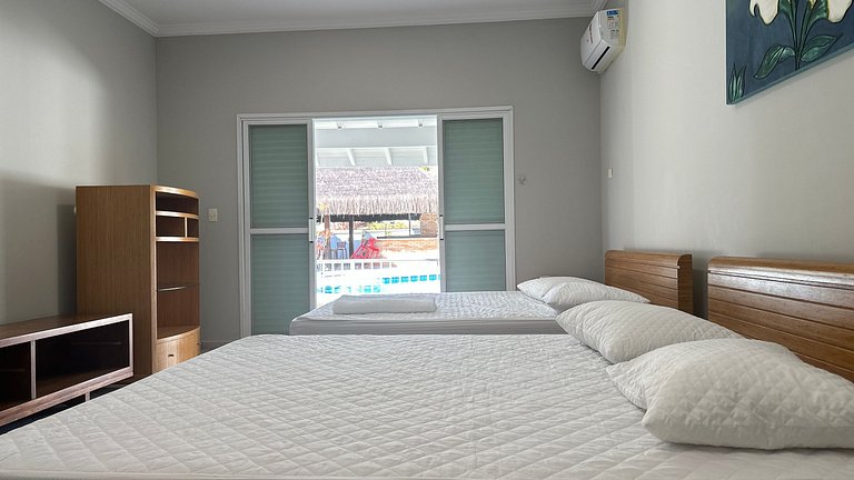 Magnífica Mansão | 10 Suítes | Próxima à Praia