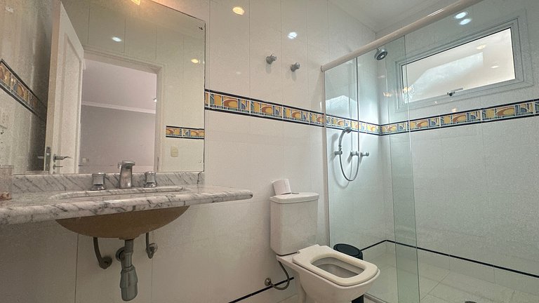 Magnífica Mansão | 10 Suítes | Próxima à Praia