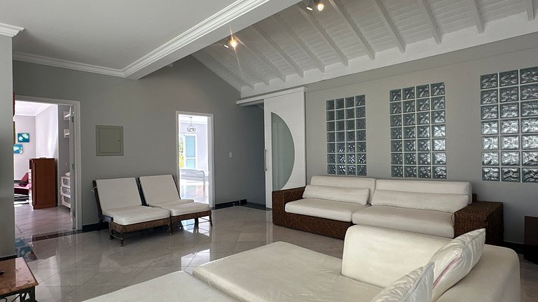 Magnífica Mansão | 10 Suítes | Próxima à Praia