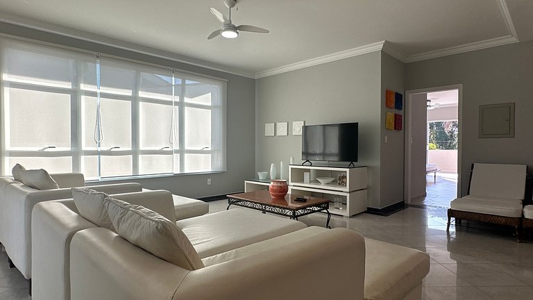 Magnífica Mansão | 10 Suítes | Próxima à Praia