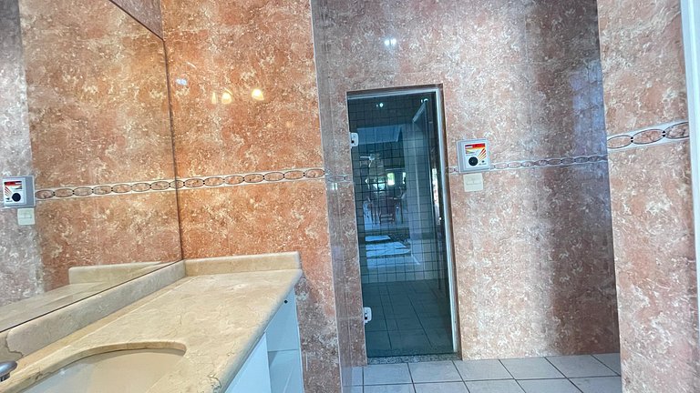 Magnífica Mansão | 10 Suítes | Próxima à Praia