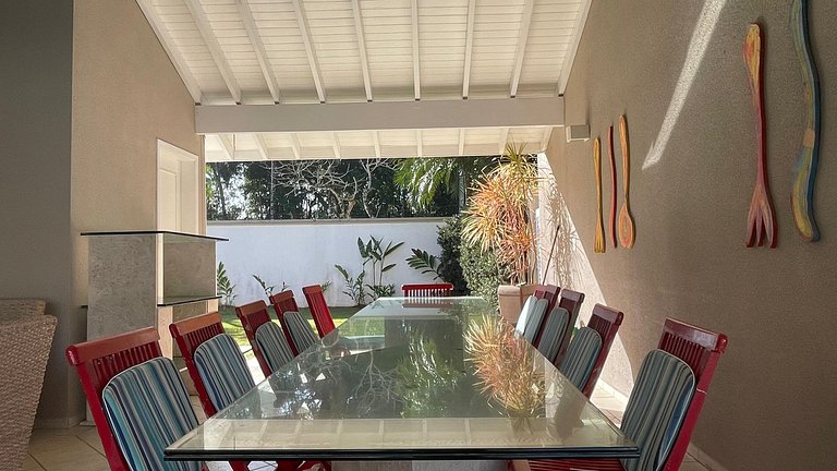 Magnífica Mansão | 10 Suítes | Próxima à Praia