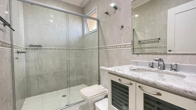 Magnífica Mansão | 10 Suítes | Próxima à Praia