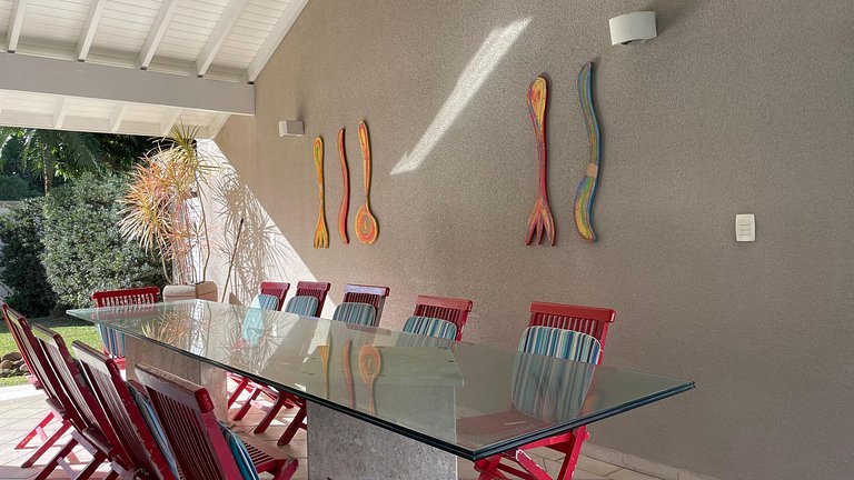 Magnífica Mansão | 10 Suítes | Próxima à Praia